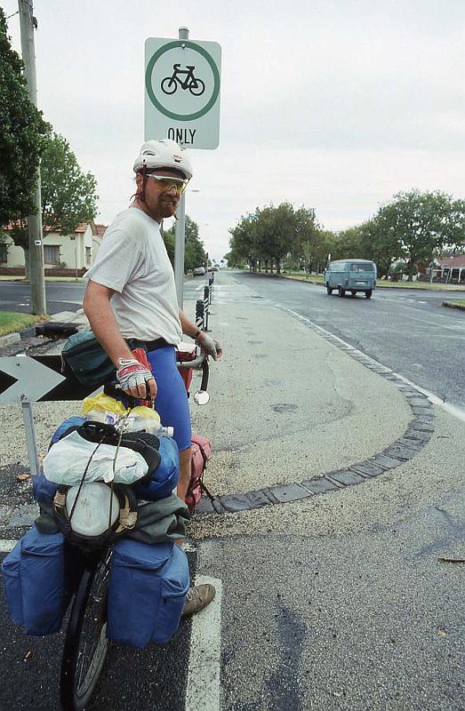 WT 0400 074-04 Australia.jpg